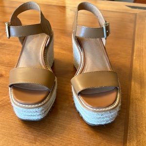 Crown Vintage Pleanne Espadrille size 6. New without box.